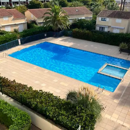 Agreable Dans Avec Piscine Apartment