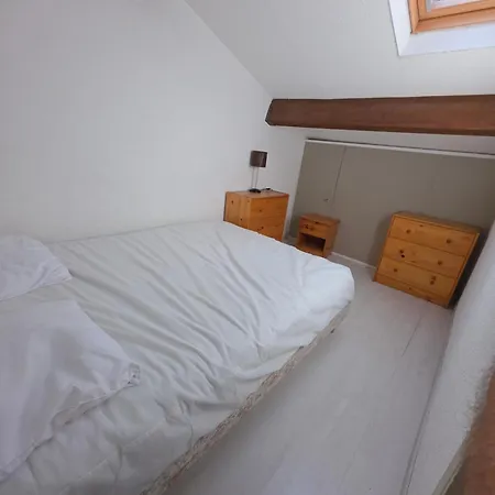 Apartment Agreable Dans Avec Piscine