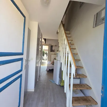 Agreable Dans Avec Piscine Apartment