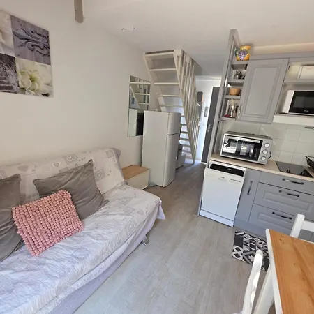 Agreable Dans Avec Piscine Apartment
